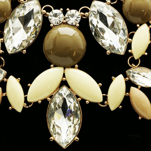 Luxury Crystal Necklace Gold/Brown NWOT - Picture 2 of 5